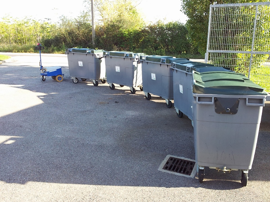 tracteur pousseur poubelles